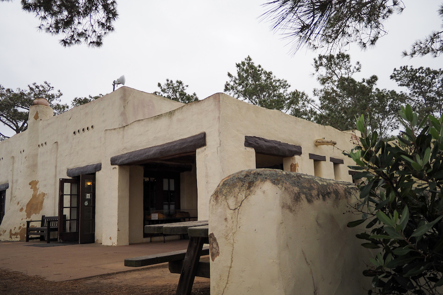 adobe building which serves as visitor center in Torrey Pines